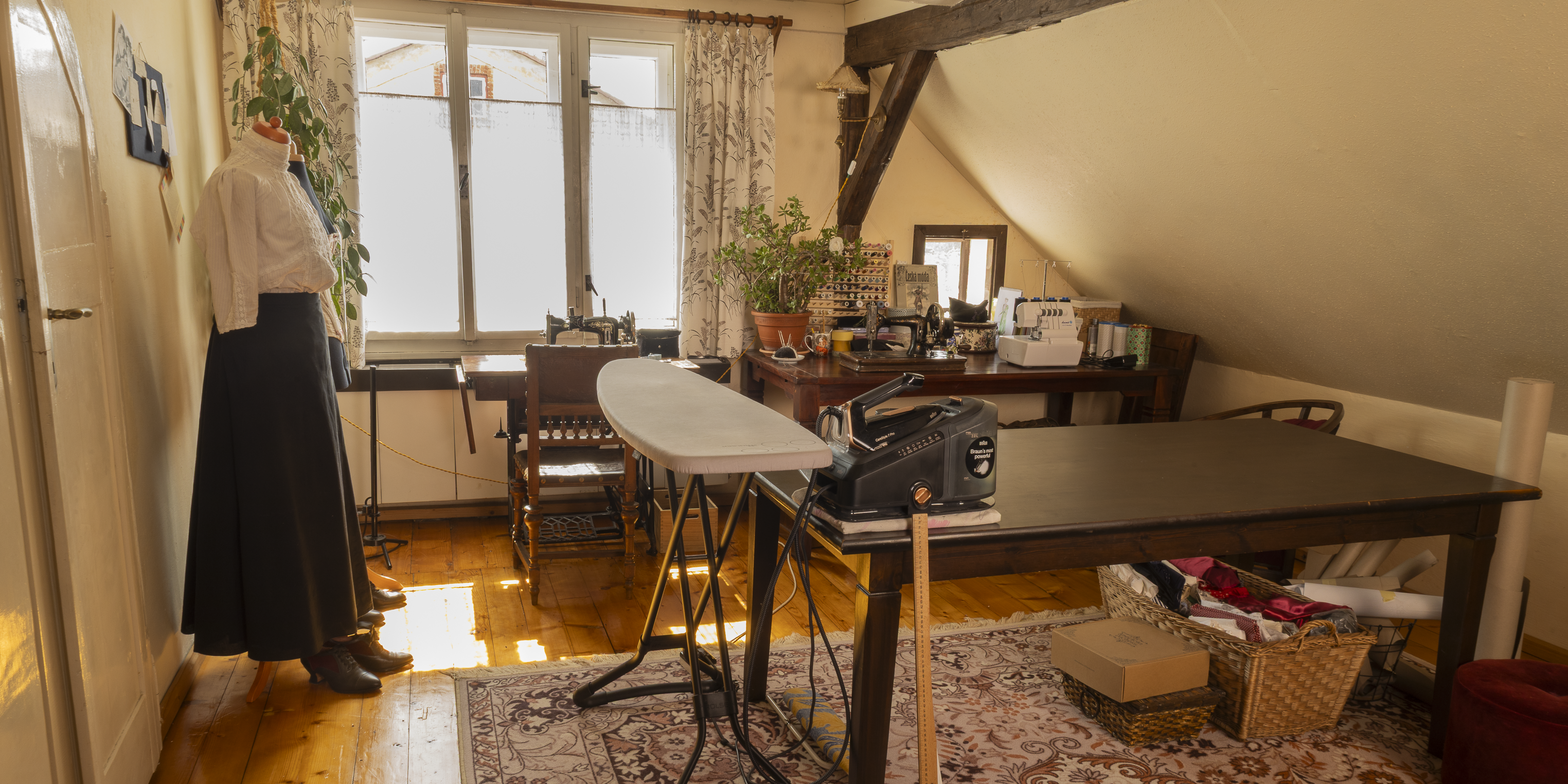 Atelier - šicí stroj